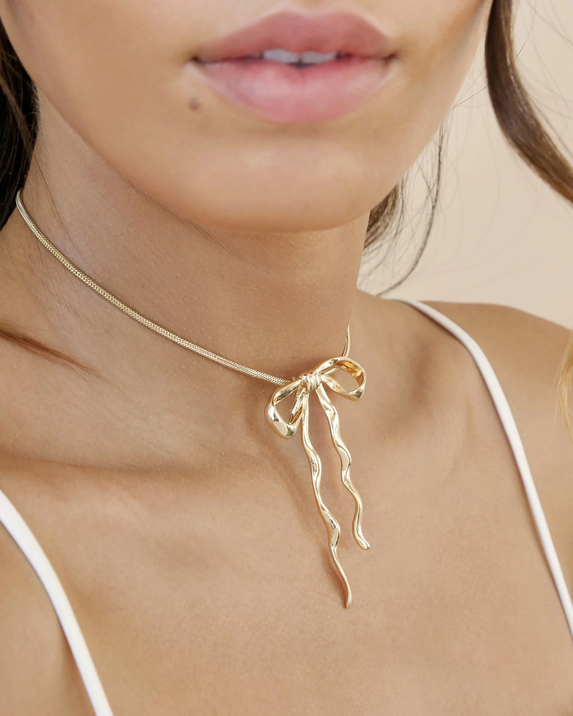 Bow Organica Pendant Necklace