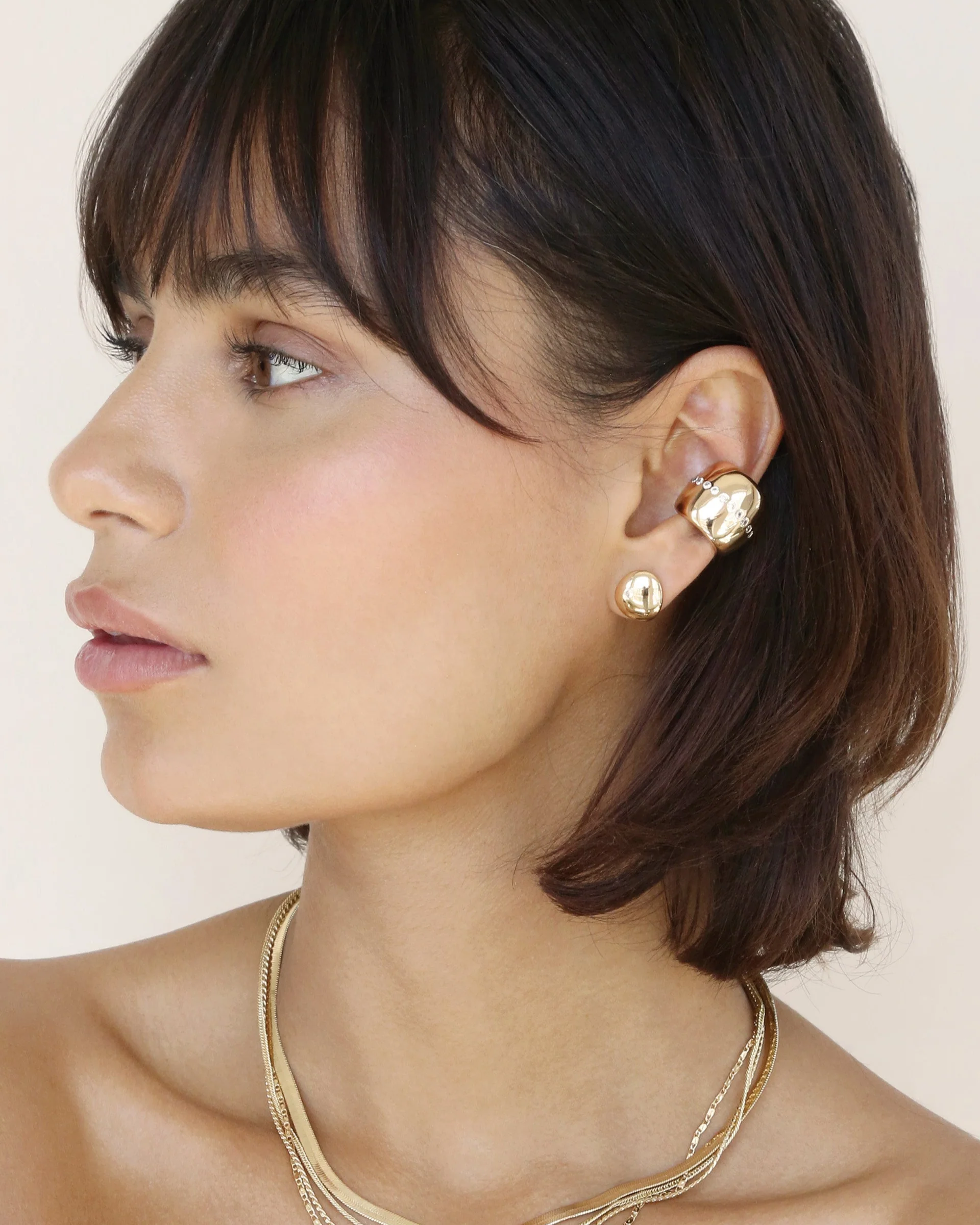 Center Crystal Line Chunky Ear Cuff