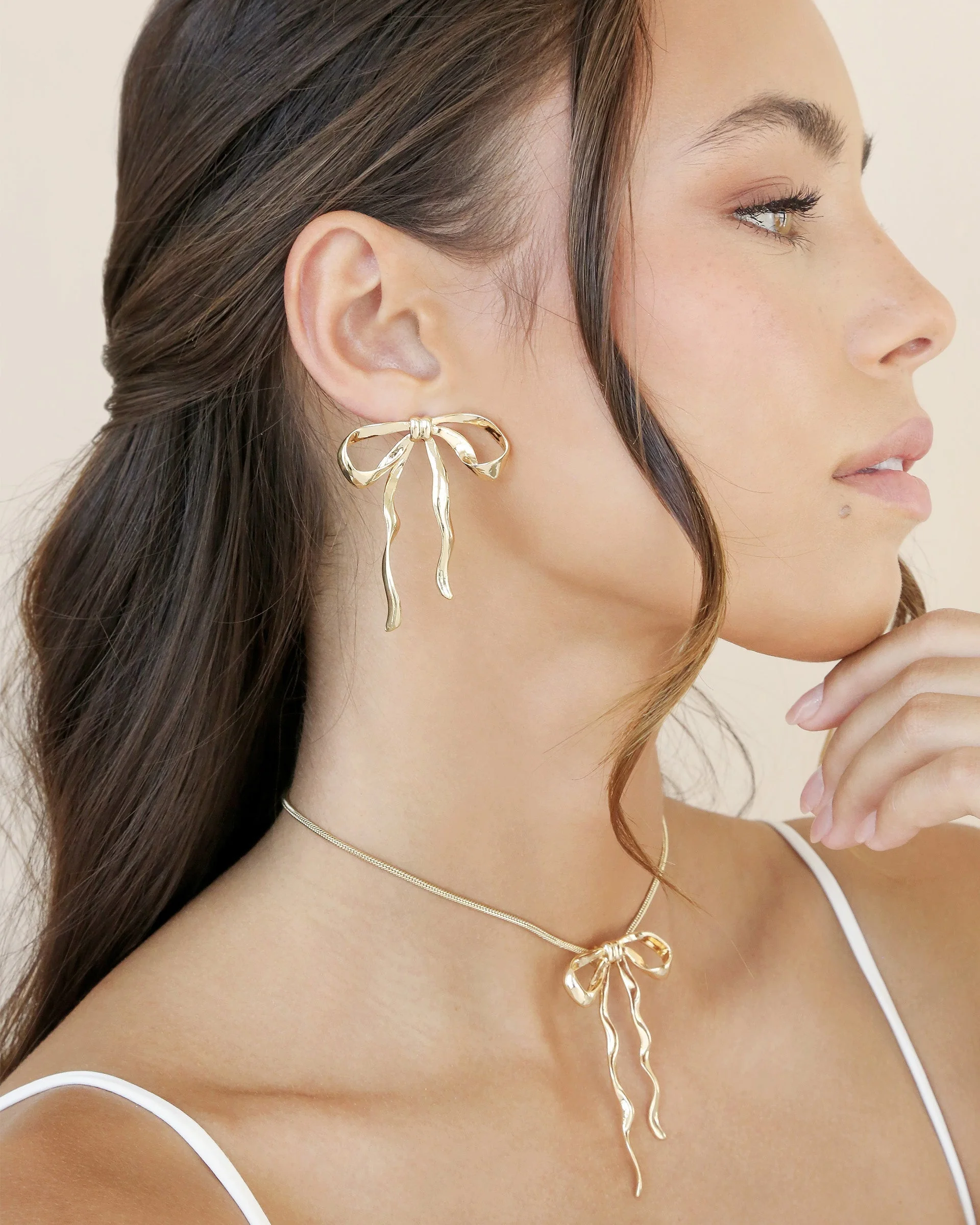 Bow Organica Pendant Necklace