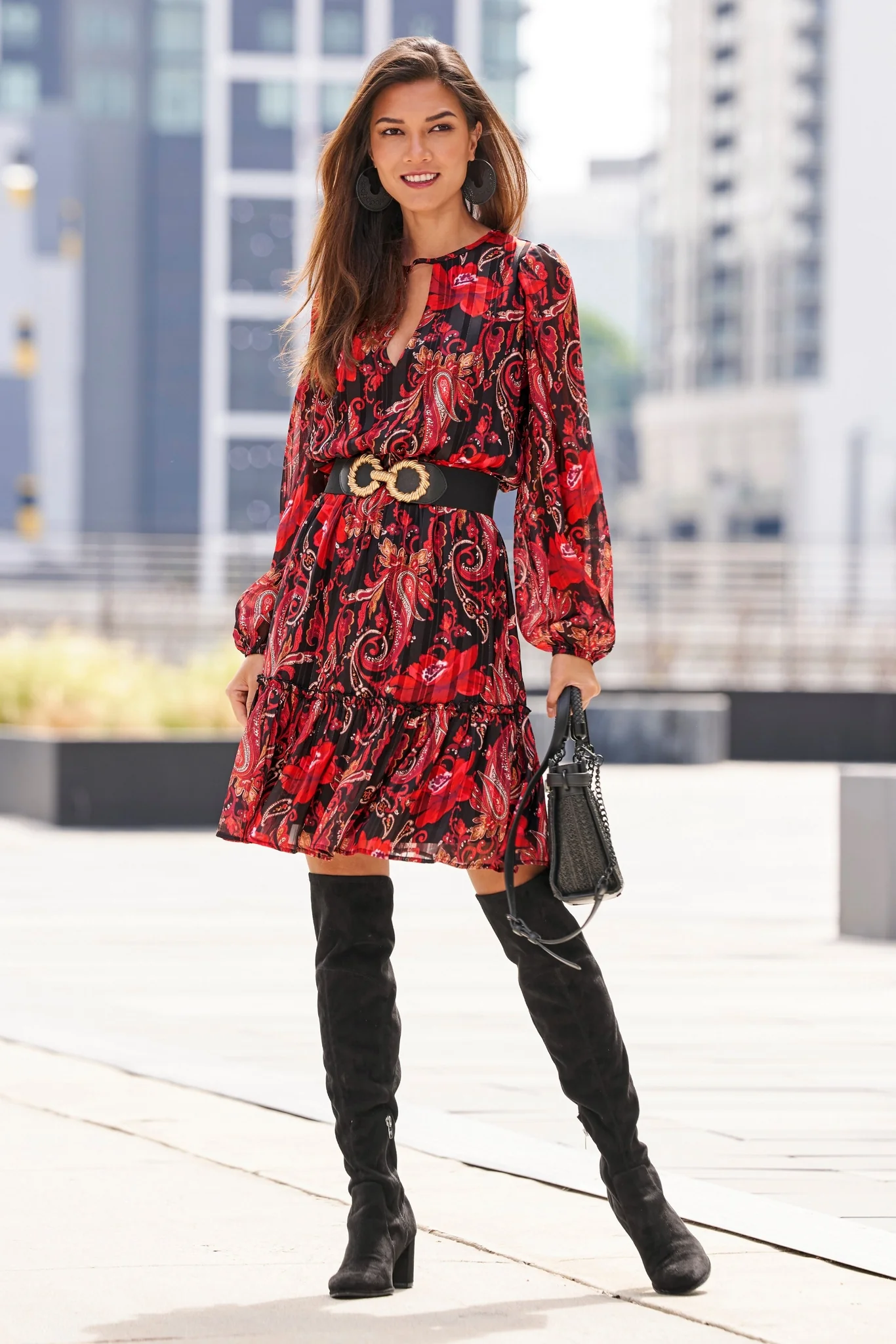 Twisted Hardware Stretch Belt Black/Gold