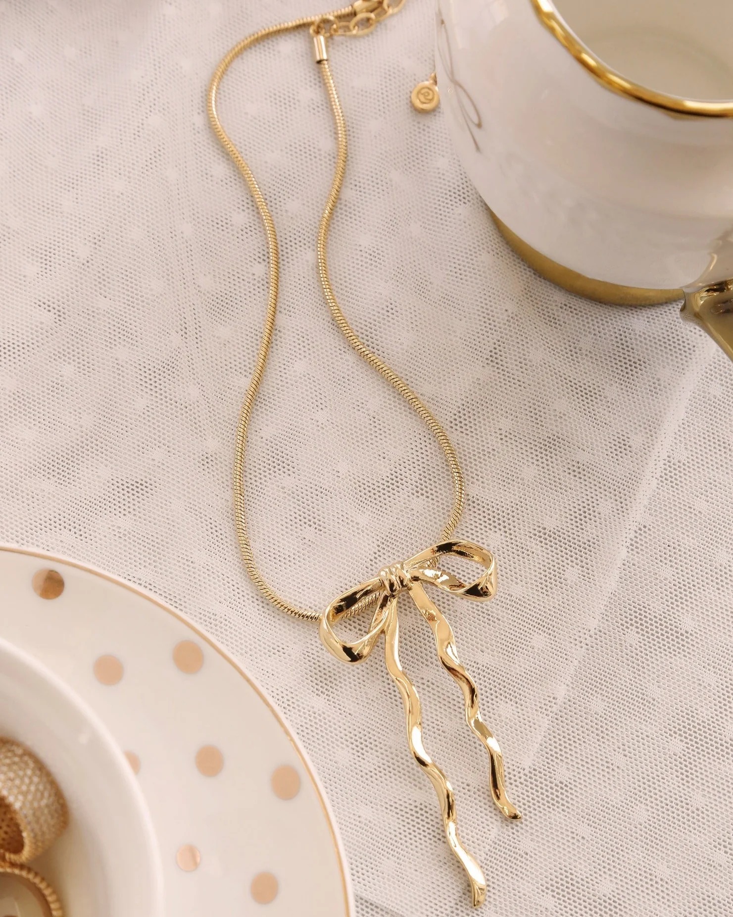 Bow Organica Pendant Necklace